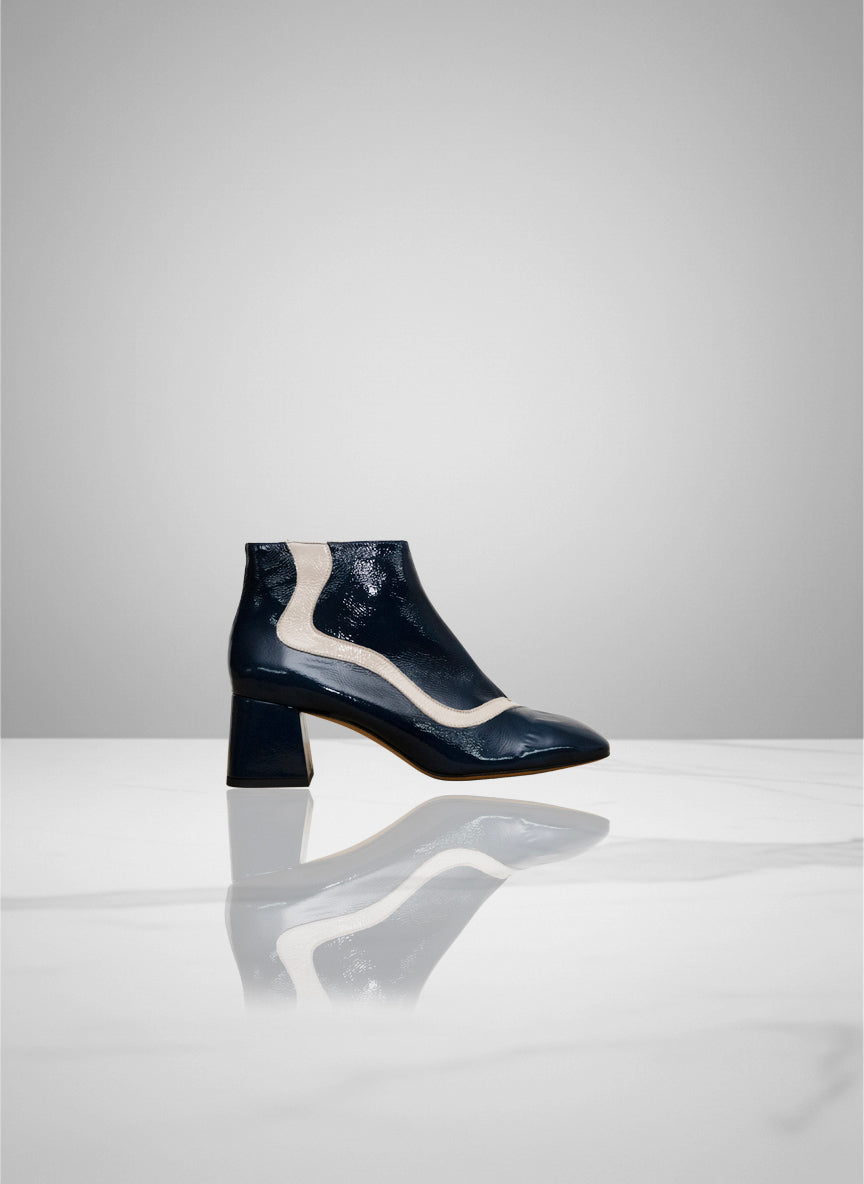Apostrophe - Cuir Verni Bleu Centriste & Ivoire | Patricia Blanchet