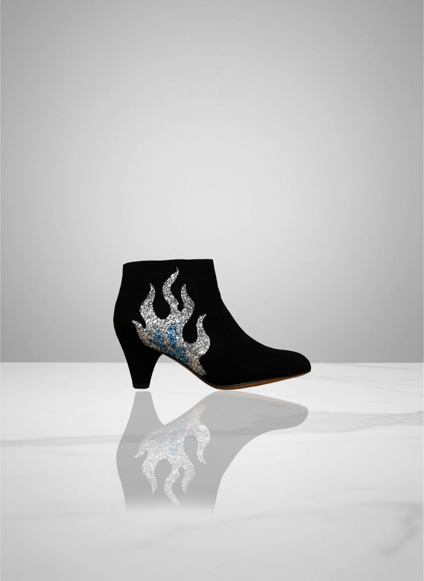 Jean Pierre - Black On Moonwalker | Patricia Blanchet