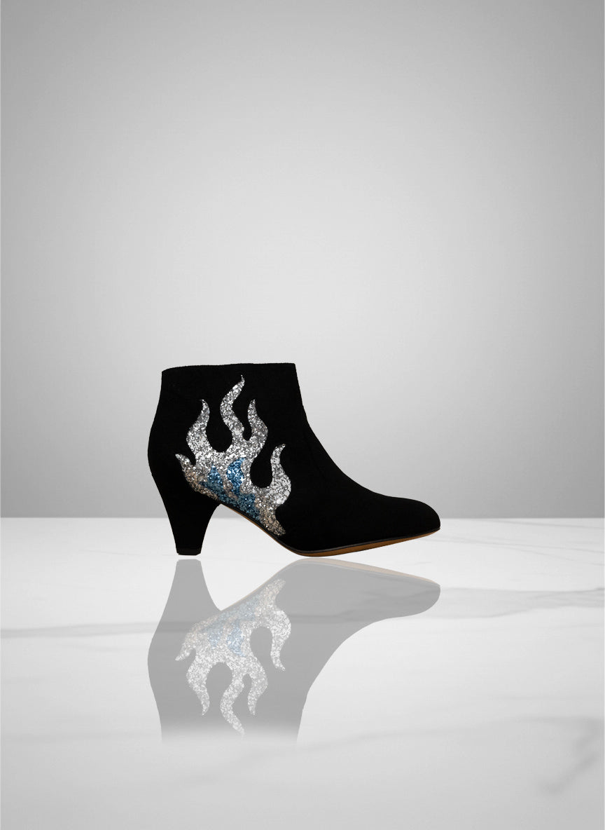 Jean Pierre - Black On Moonwalker | Patricia Blanchet