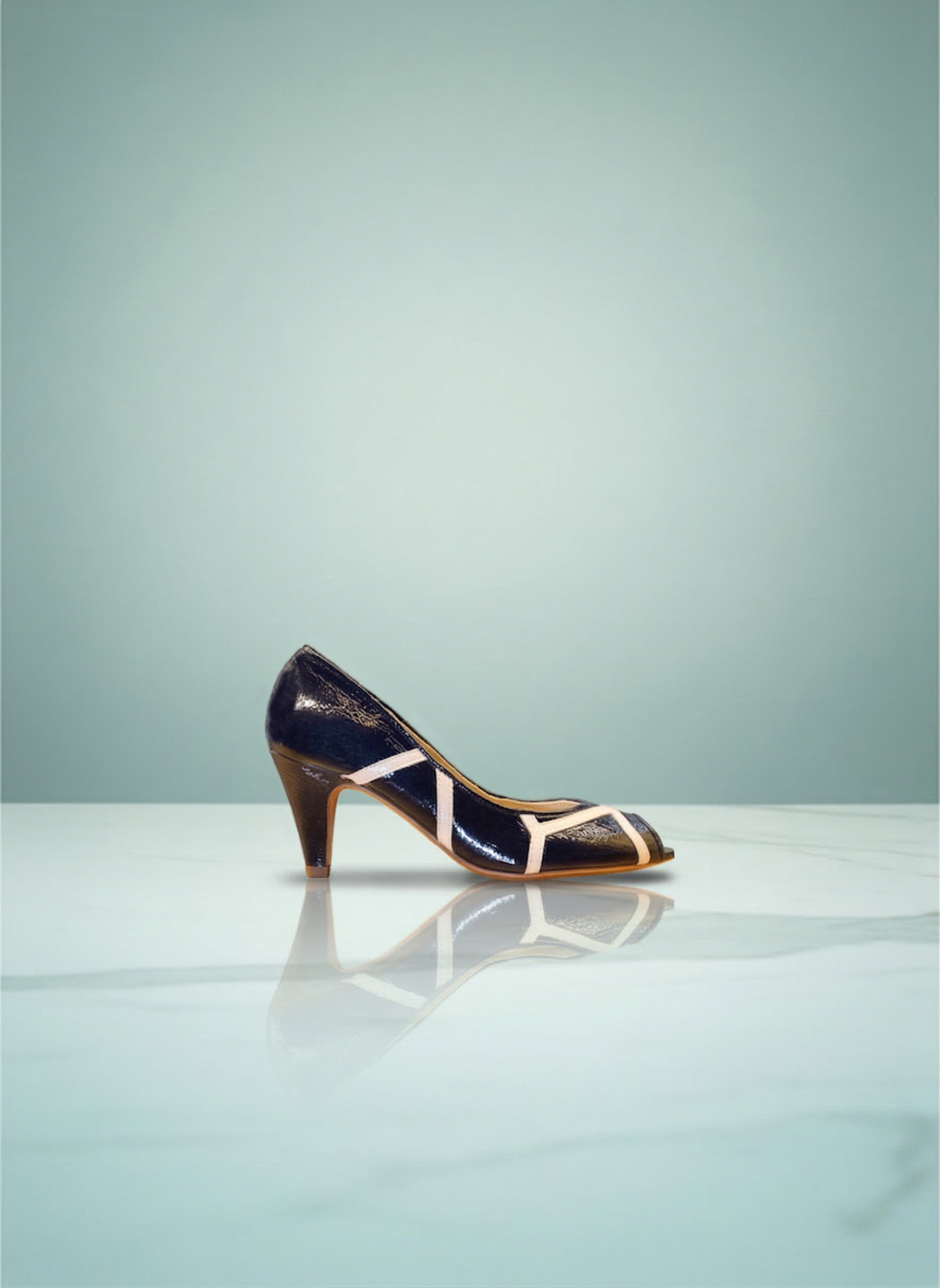 Marge - Blue and Ivory Varnish | Patricia Blanchet